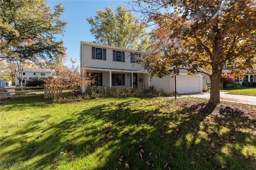 15639 Indianhead Ln, Strongsville, OH, 44136-5333 | Card Image