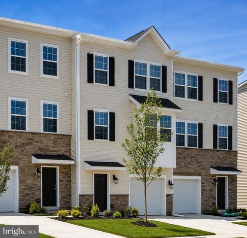 3076 Martha Way, PENNSBURG, PA, 18073-9805 | Card Image