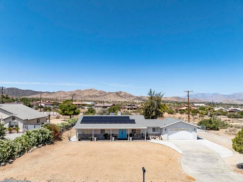 8544 San Vicente Dr, Yucca Valley, CA, 92284-4422 | Card Image