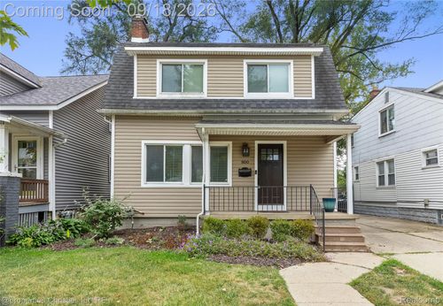 800 Jewell St, Ferndale, MI, 48220-2566 | Card Image