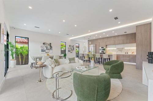 2435 Ne 18th St, Fort Lauderdale, FL, 33305-3573 | Card Image