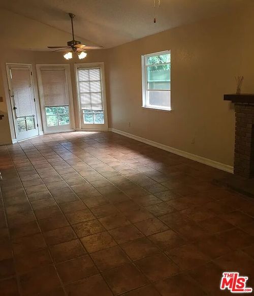 6304 Castleton St, Bakersfield, CA, 93313 | Card Image