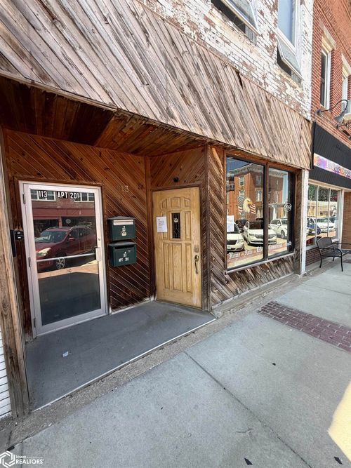 113 N Jefferson St, Mount Pleasant, IA, 52641-2296 | Card Image