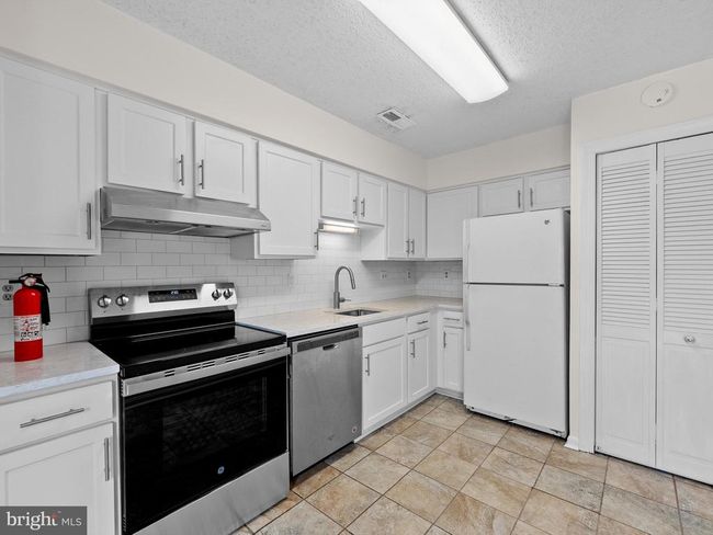 2178 Mager Dr, Townhouse with 3 bedrooms, 3 bathrooms and null parking in HERNDON VA | Image 8