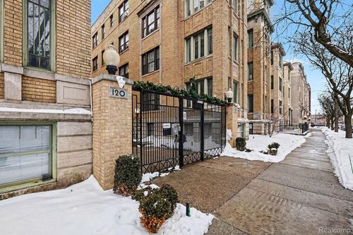 apt-108-120 Seward St, Detroit, MI, 48202-4448 | Card Image