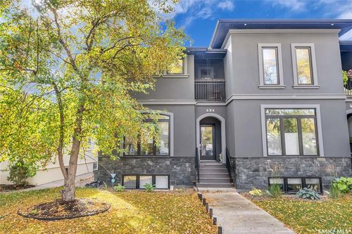 434 7th St E, Saskatoon, SK, S7H0X5 | Card Image