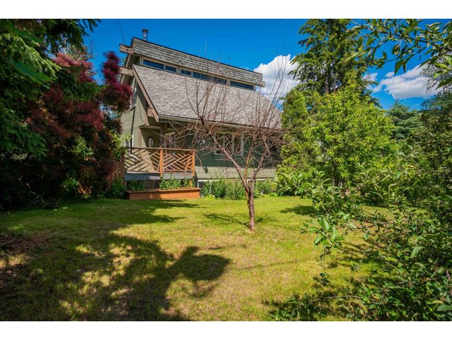 421 104th St, House other with 3 bedrooms, 3 bathrooms and null parking in Castlegar BC | Image 3