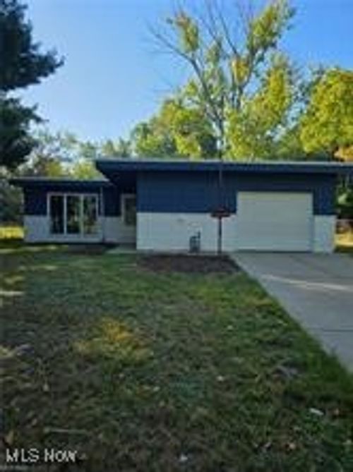18132 Weston Rd, Cleveland, OH, 44121-1039 | Card Image