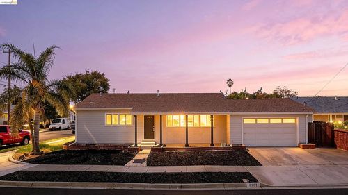 31871 Kennet St, Hayward, CA, 94544-8023 | Card Image