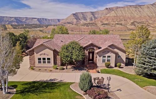 233 Meadow Creek Dr, Parachute, CO, 81635-9674 | Card Image