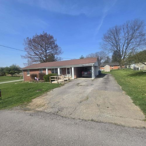 523 Perkins Ave, Danville, KY, 40422-2240 | Card Image