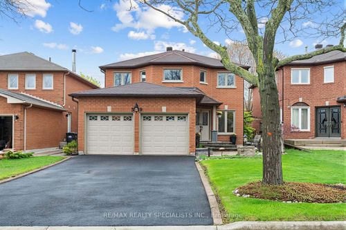 3519 Pintail Cir, Mississauga, ON, L5N6C8 | Card Image