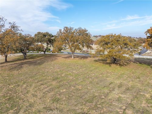2725 Warm Springs Ln, Templeton, CA, 93465 | Card Image