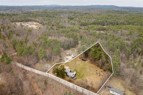 60 Batchelder Rd, Raymond, NH, 03077-2305 | Card Image