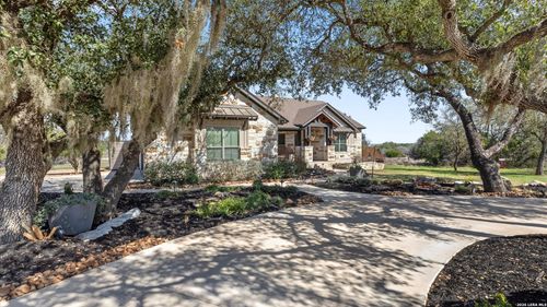 619 Cambridge Dr, New Braunfels, TX, 78132-5238 | Card Image