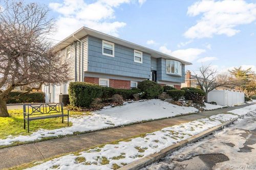 219 Pearsall Pl, Woodmere, NY, 11598-2927 | Card Image