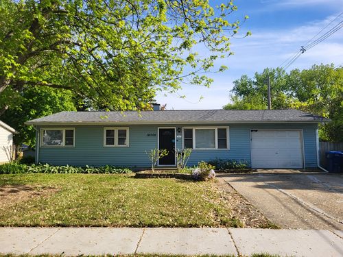 18705 W Ash Dr, Gurnee, IL, 60031-1374 | Card Image