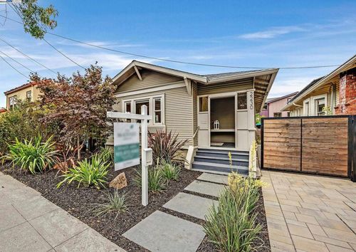 2230 Sacramento St, Berkeley, CA, 94702-1202 | Card Image