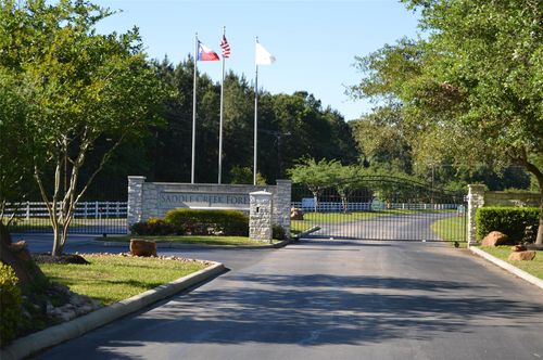 17905 Chestnut Dr, Waller, TX, 77484 | Card Image