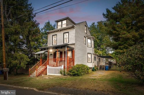 52 Betts Ave, LAWRENCEVILLE, NJ, 08648-4504 | Card Image