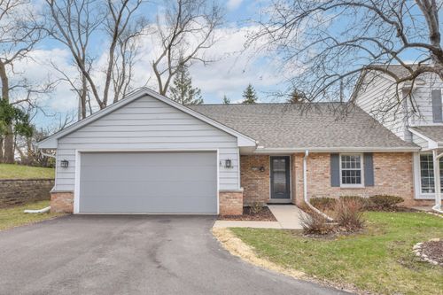 18905 Wilderness Ct, Brookfield, WI, 53045-3343 | Card Image
