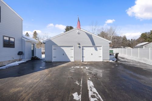 26 Eayers Pond Rd, Hudson, NH, 03051-5300 | Card Image