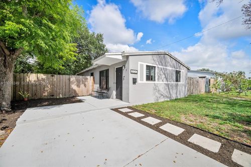 1530 N 69th Way, Hollywood, FL, 33024-5632 | Card Image