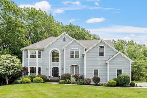 22 Periwinkle Way, North Andover, MA, 01845-4839 | Card Image