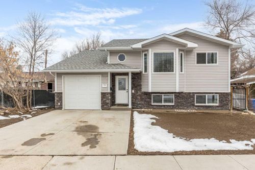 326 3 St Sw, Medicine Hat, AB, T1A4C8 | Card Image