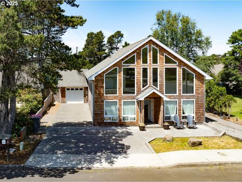 1560 S Edgewood St, Seaside, OR, 97138-5334 | Card Image