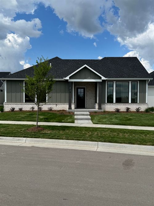 2722 W Shearwater St, Wichita, KS, 67204 | Card Image