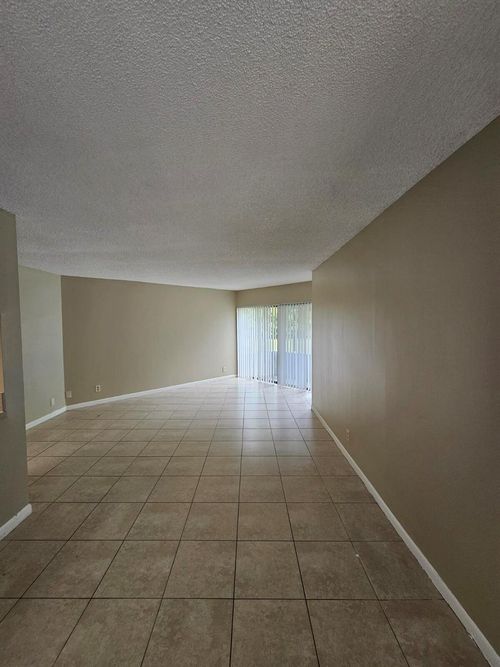 apt-102-2000 N Congress Ave, West Palm Beach, FL, 33401-1653 | Card Image