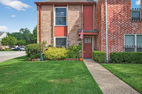 28-10324 Briar Forest Dr, Houston, TX, 77042-2407 | Card Image