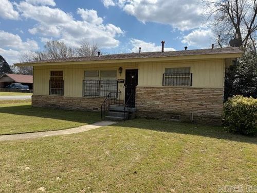 1200 W 31st Ave, Pine Bluff, AR, 71603-5904 | Card Image