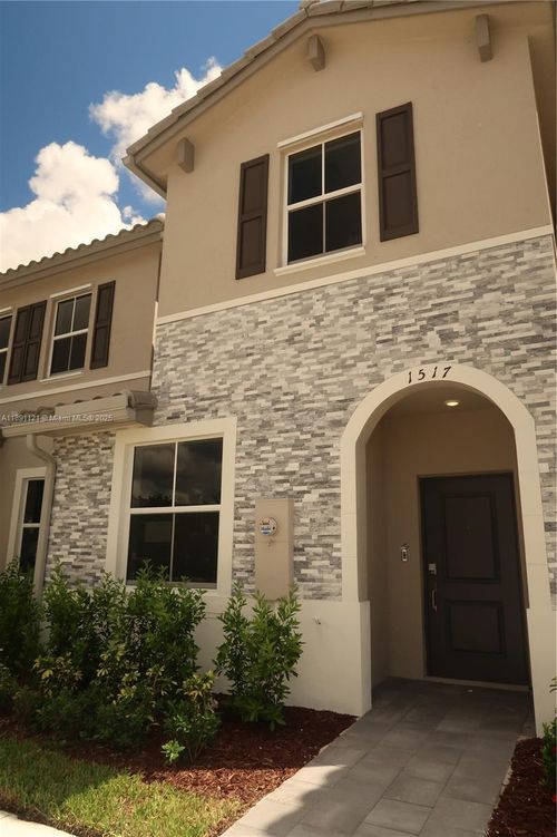 1517 Se 27th Rd, Homestead, FL, 33035-2526 | Card Image