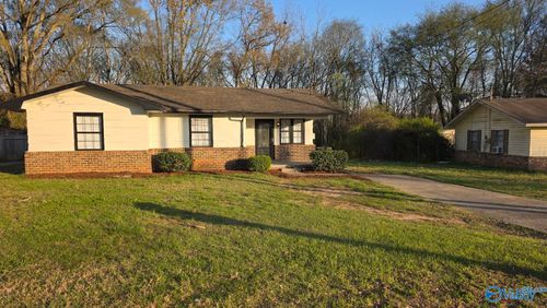 628 Canterbury Ave Sw, Decatur, AL, 35601-2770 | Card Image