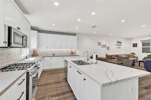 115 Hideaway Loop, Mission Viejo, CA, 92692-5979 | Card Image