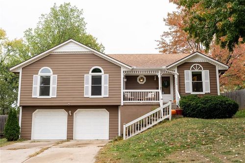 3524 S Maybrook Ave, Independence, MO, 64055-6746 | Card Image