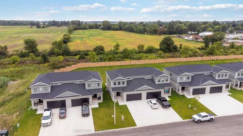 450 Main St, Wyoming, ON, N0N1T0 | Card Image