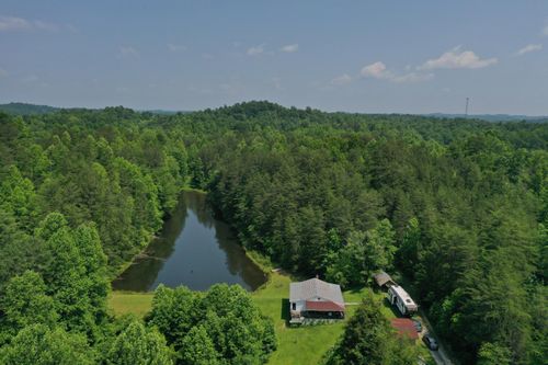 81 Happy Acres Rd, Beattyville, KY, 41311-9489 | Card Image