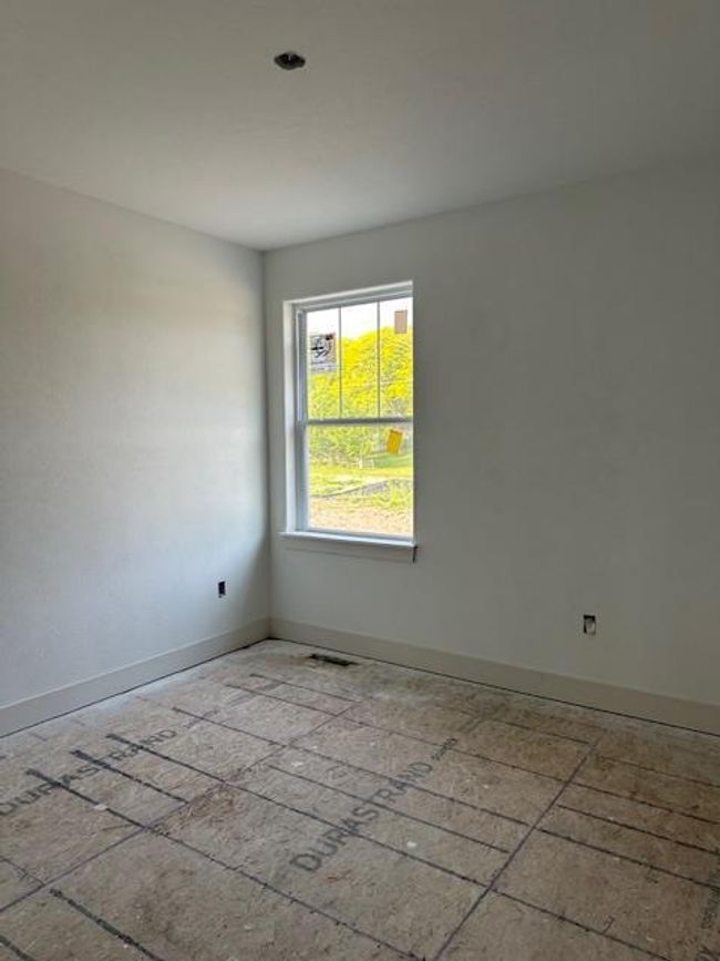 1039 Waterstone Ct, House other with 3 bedrooms, 2 bathrooms and null parking in Pewaukee WI | Image 8
