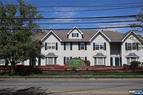 d034-34 Chanda Ct, Clifton, NJ, 07012-1938 | Card Image