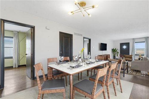 1811 Pendleton Ave, Kansas City, MO, 64124-1532 | Card Image