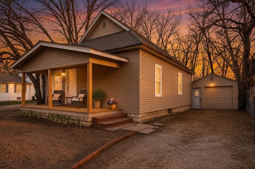 1504 S Hydraulic St, Wichita, KS, 67211-3617 | Card Image