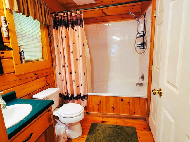 140 Treehouse Trl, Home with 2 bedrooms, 2 bathrooms and null parking in Murphy NC | Image 18