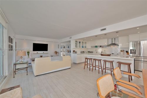 480-101 Crandon Blvd, Key Biscayne, FL, 33149-1643 | Card Image