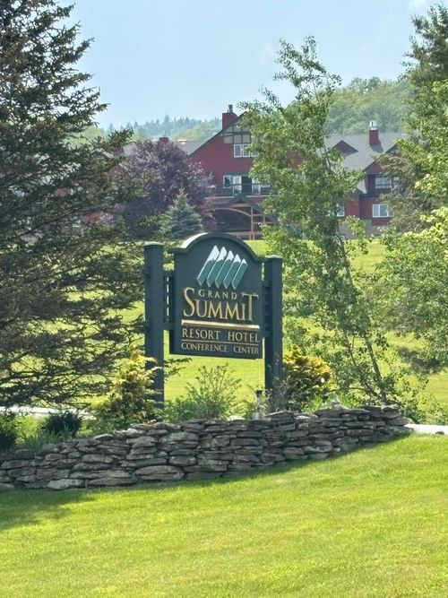 320-322-320 322 Qtr1 89 Grand Summit Way, Dover, VT, 05356 | Card Image