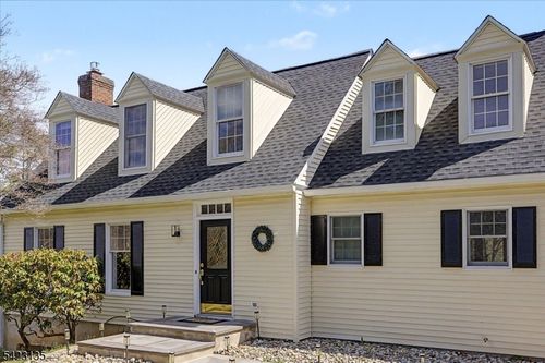 442 Buckhorn Dr, Belvidere, NJ, 07823-2707 | Card Image