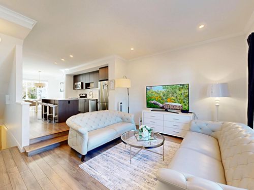 130-15230 Guildford Dr, Surrey, BC, V3R0C8 | Card Image