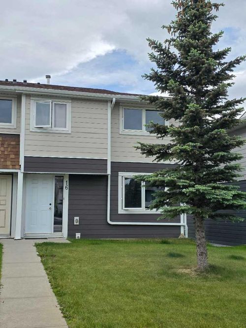 16 97 Avenue, Grande Cache, AB, T0E0Y0 | Card Image